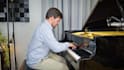 be your pianist on keyboard or real grand piano