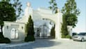 design a modern and functional gate for your house