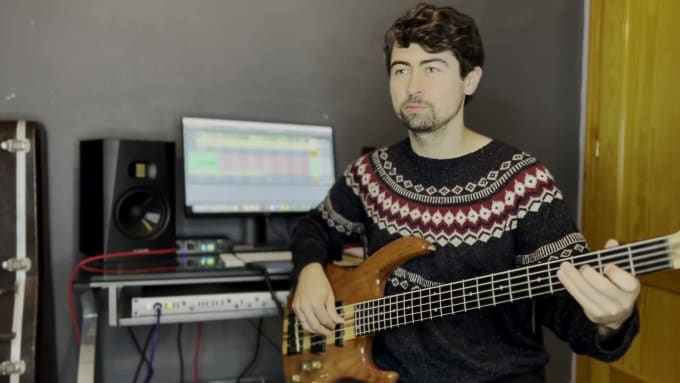 be your pro bass player and make your track cool