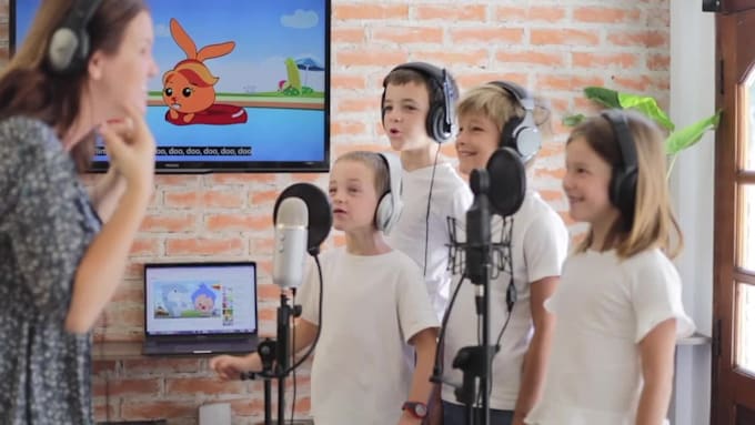 record real kids singing in english or spanish