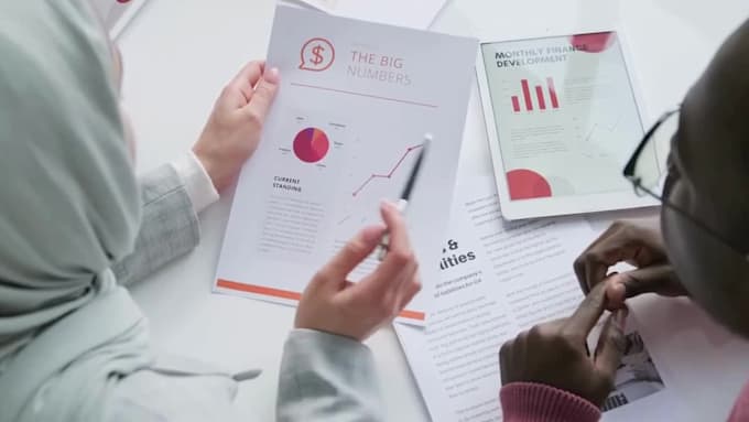 be expert data analyst using power bi and excel