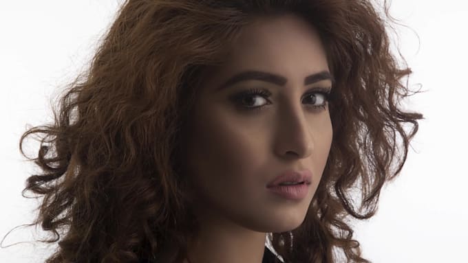 do professional photo retouching