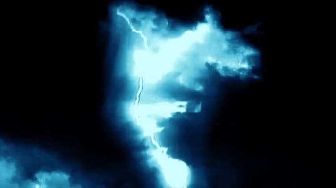 create powerful electric lightning and thunder strike effects for any design