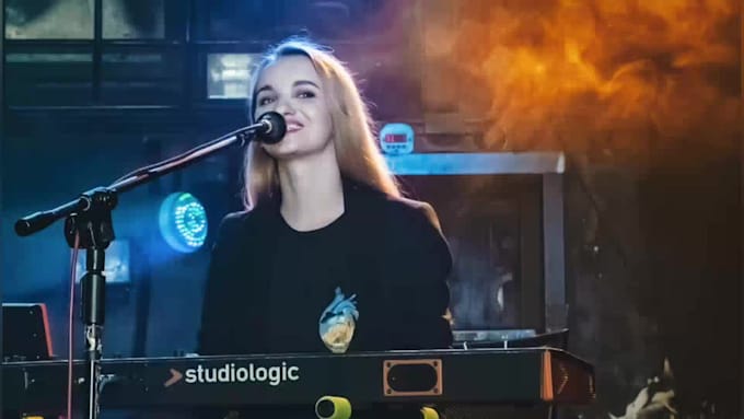 teach you professional singing lessons, voice, vocal coach