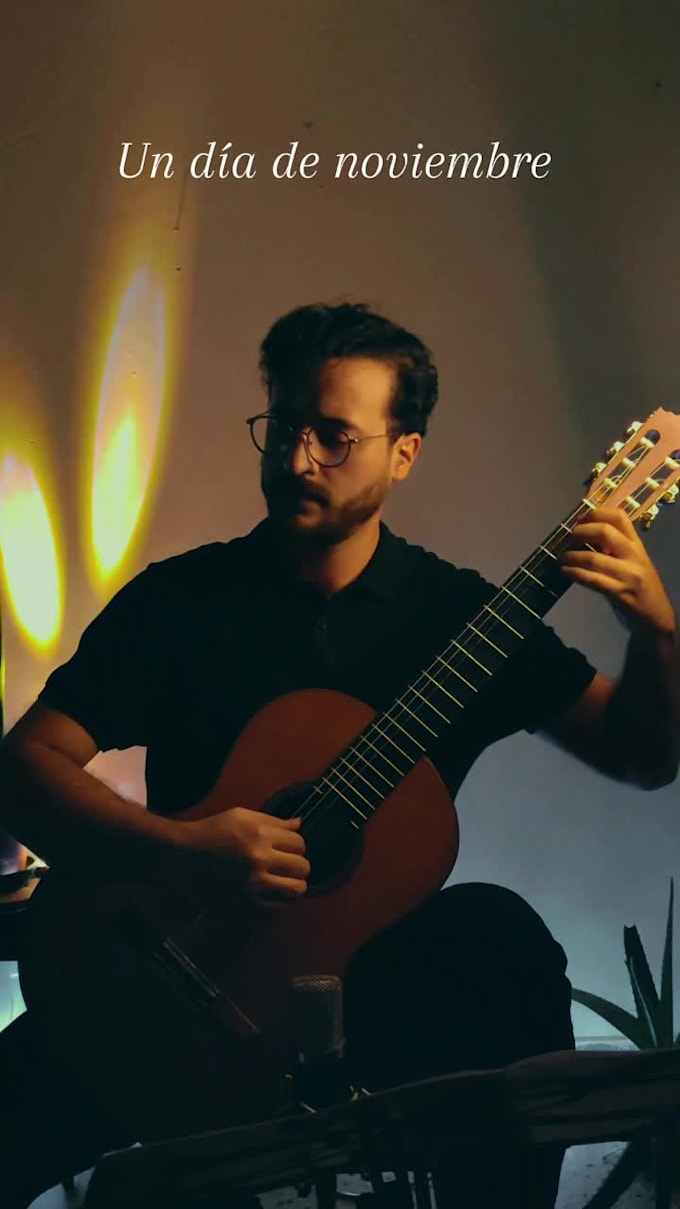 teach online classical guitar and music theory lessons