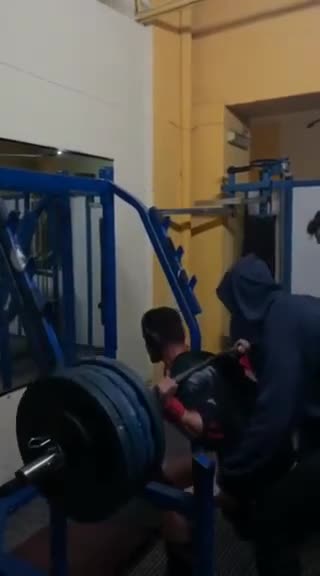 be your personal trainer for bodybuilding and weightlifting