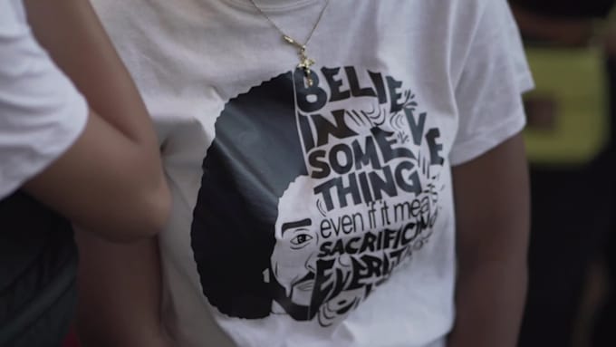 create eye catching t shirt and mug designs