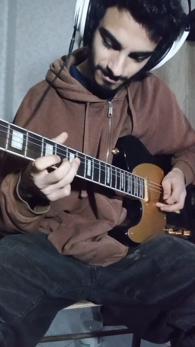be your personal online guitar teacher for beginner to intermediate