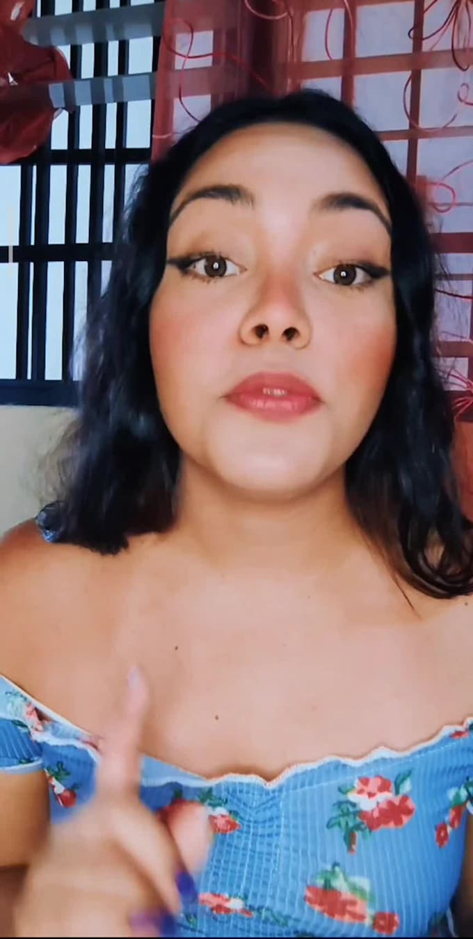 do a tiktok video, female model