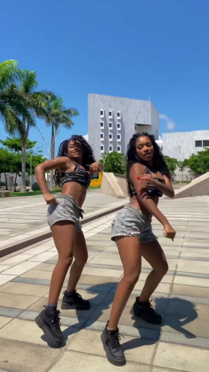 Tik Tok Dance Tik Tok Dance Video Group Dance To Make Your Song Go Viral By Shocodancer Fiverr 2949