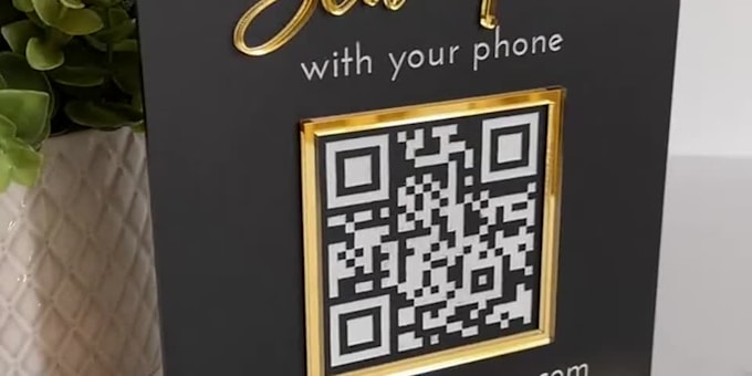 create qr code design with your logo