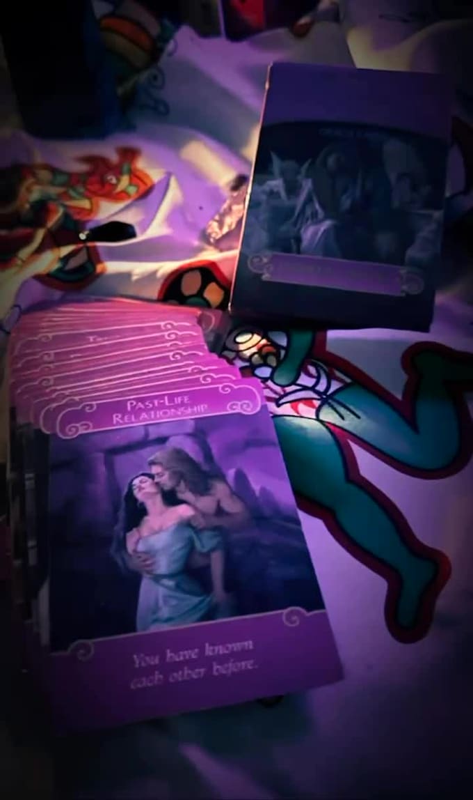 give tarot reading for love and life clarity intuitive and accurate