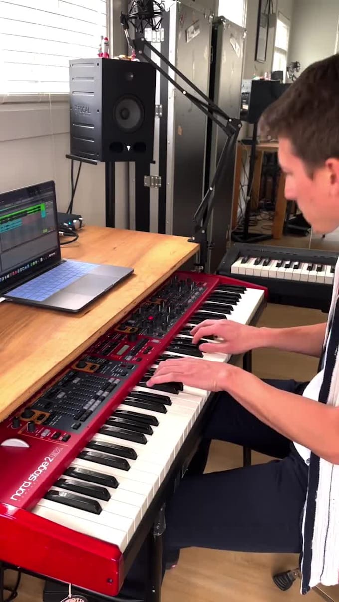 record great keyboard or rhodes mark 1 tracks
