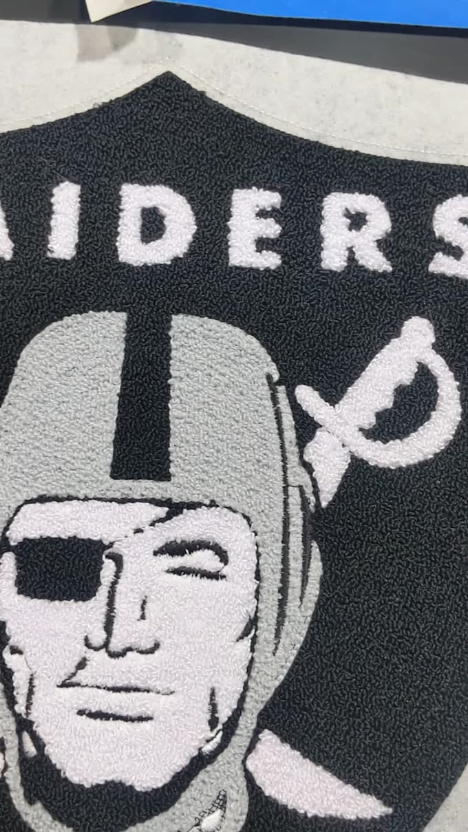 make custom chenille embroidery patches for varsity jackets and tracksuits