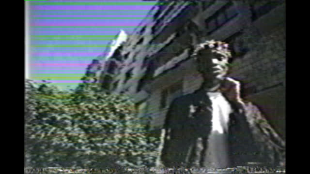 do real hardware vhs,crt looks and glitches