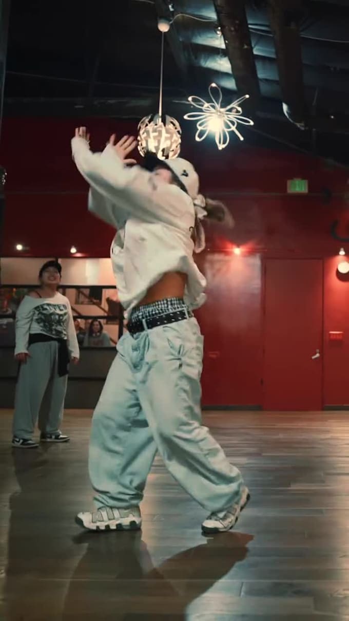 teach you energetic and fun afrobeat dance moves