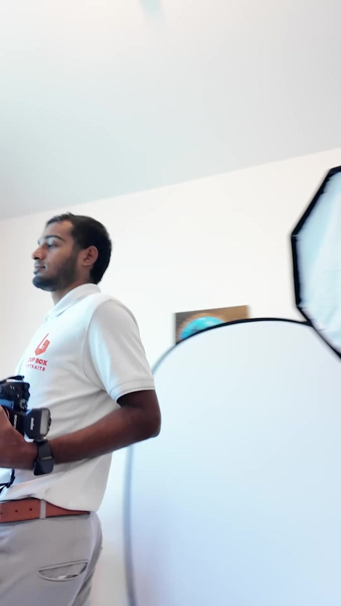 professional headshots photography service in abu dhabi