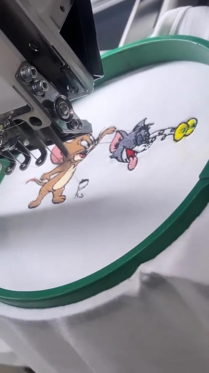 Do embroidery digitizing in dst pes emb file in a few hours by