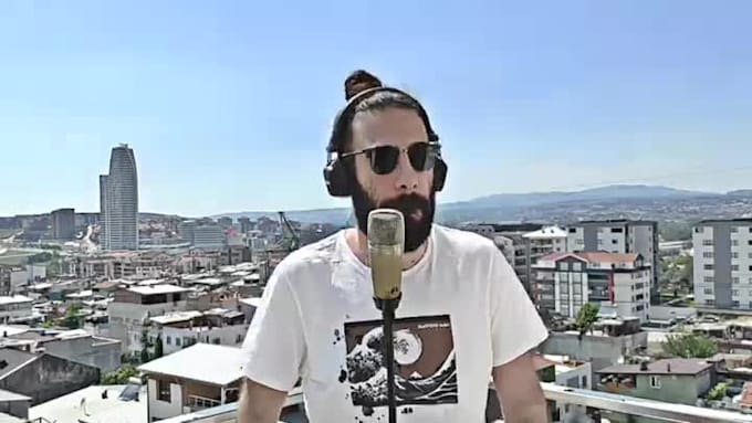 make vocals for your songs or covers help you with lyrics and vocal melodies