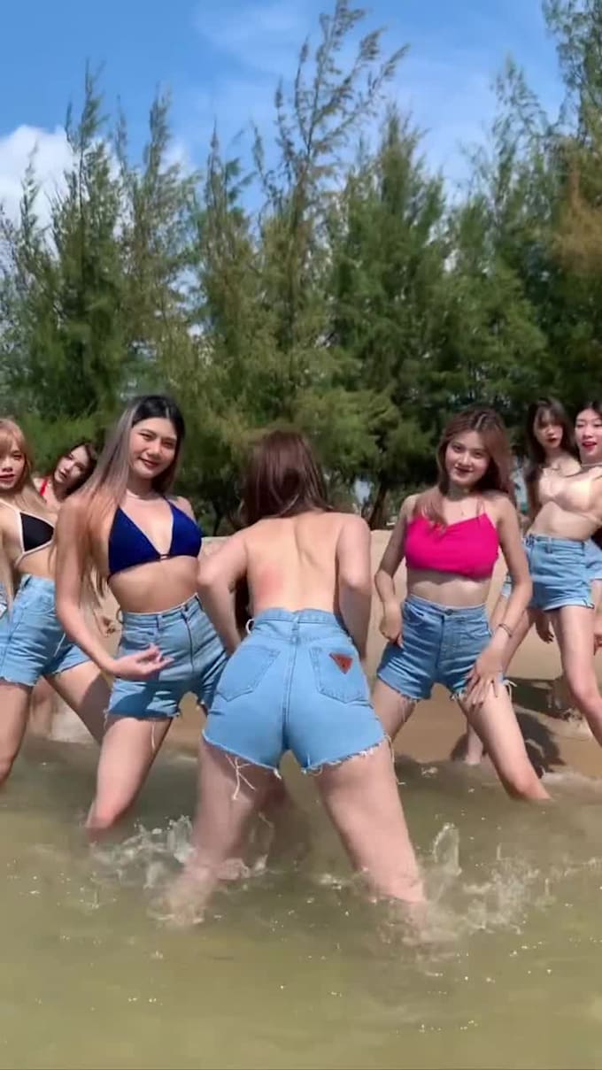 Create tik tok dance, twerk dance, tik tok dance for your music by Abimifoluwah Fiverr