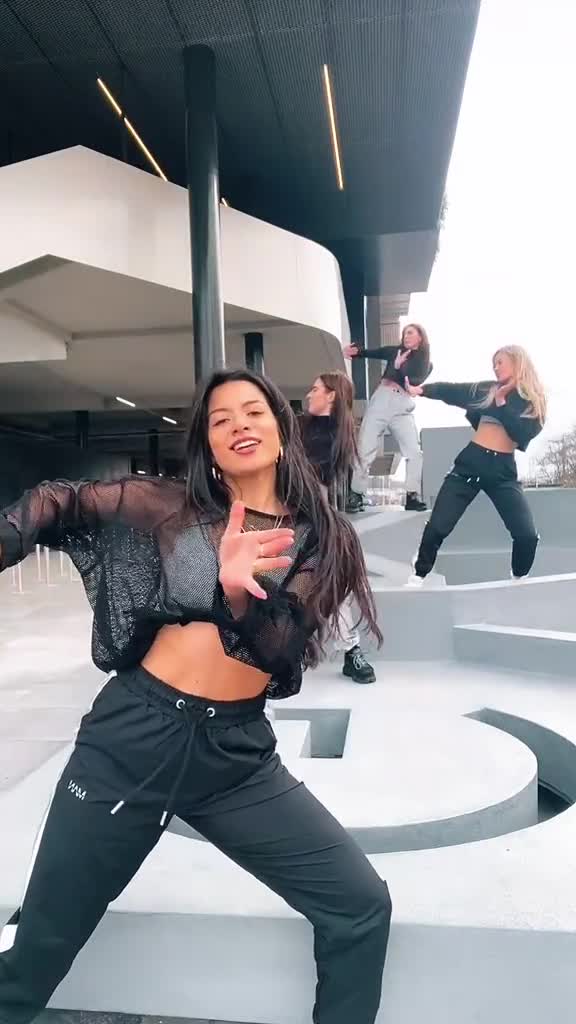 do tik tok dance, shuffle dance, group dance, dance choreography, afro dance