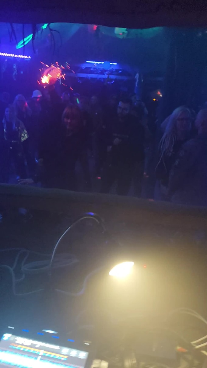 teach beginner and intermediate djs step by step