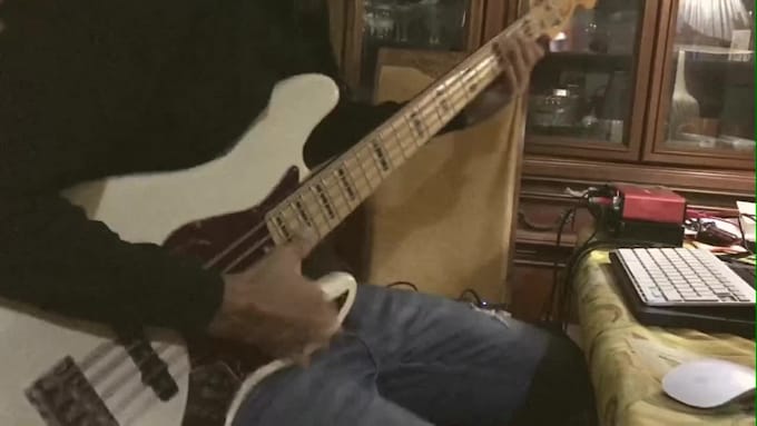 be your session pro bass player for your songs