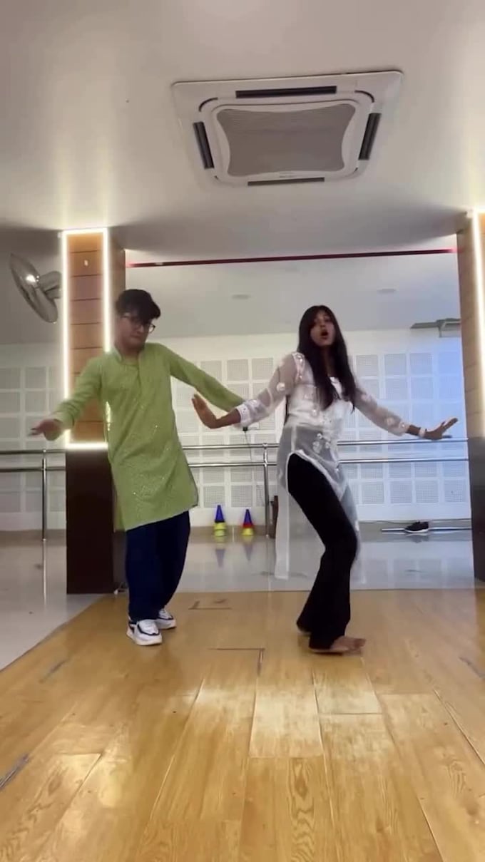 choreograph indian bollywood dance for your wedding party