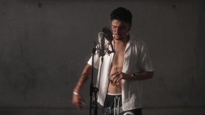 edit a cool lyrics video of your music video for youtube