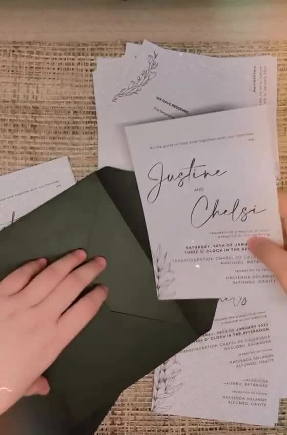 Make an elegant yet affordable customized invitations for your weddings