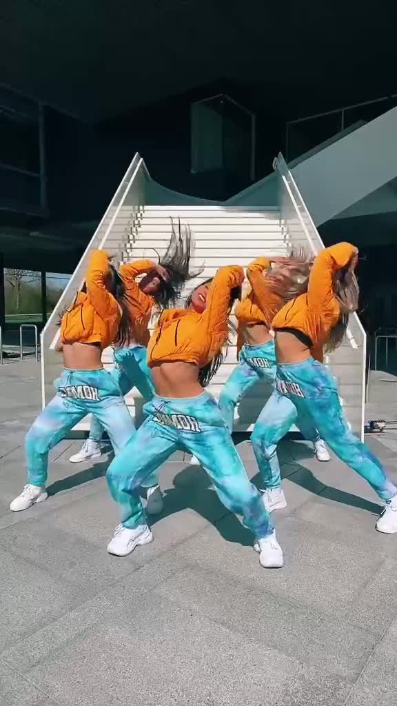 do tik tok dance video, shuffle dance, group dance video, choreography dance