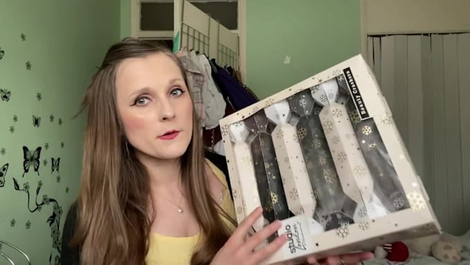 create a product unboxing video promo