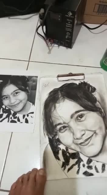 draw photorealistic pencil portrait