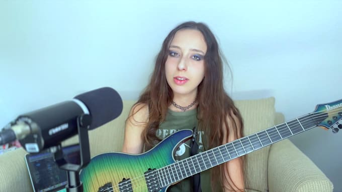provide professional guitar courses for you to learn guitar