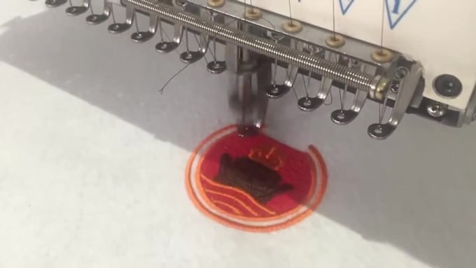 do embroidery digitizing into dst,pes file in 1 hour