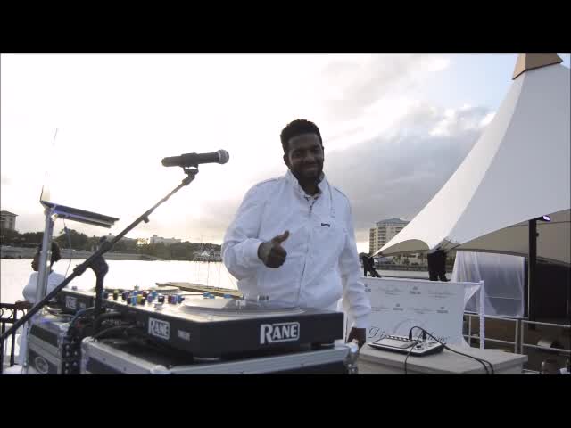 provide photography services worldwide for corporate festival etc