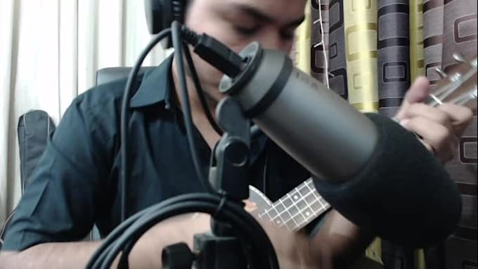 record ukulele strumming, solo, fingerstyle