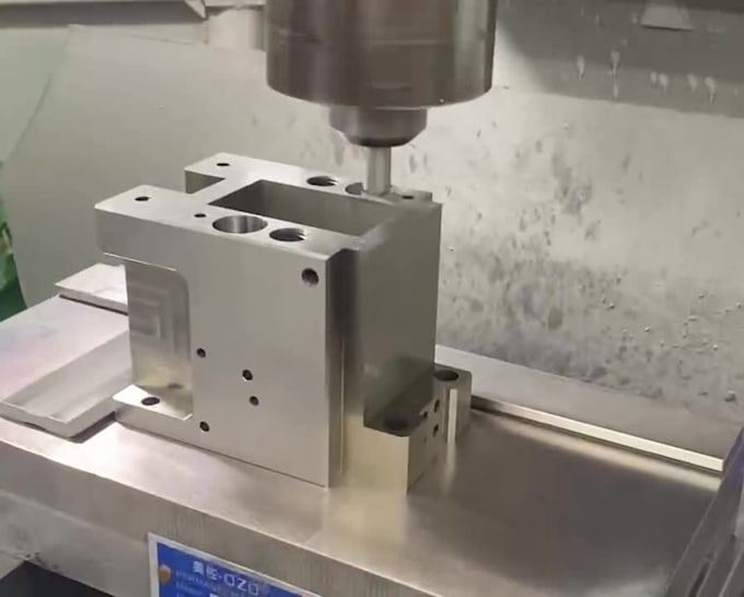 do non standard custom metal prototype partprecision casting parts cnc