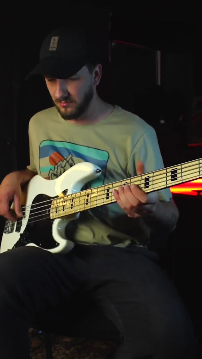 record pro funky basslines that groove your track