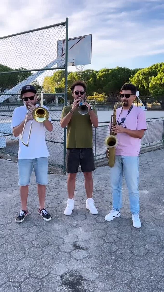 record horn section, brass section