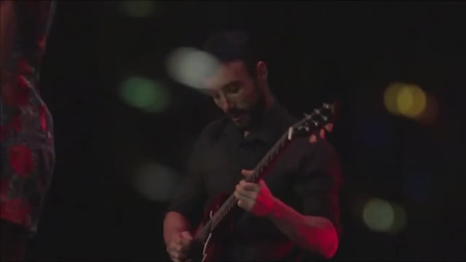 provide professional customized guitar lessons