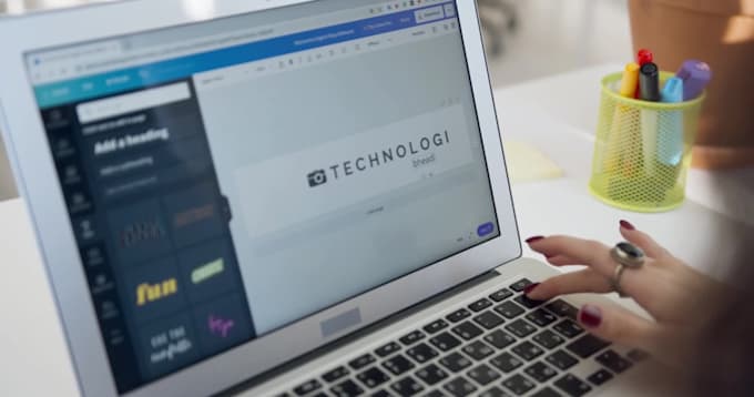design 2 flat and minimalist logo versions within 12 hours