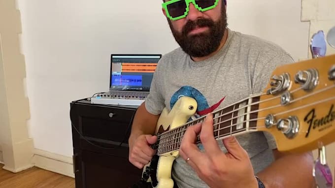 record your slap bass track