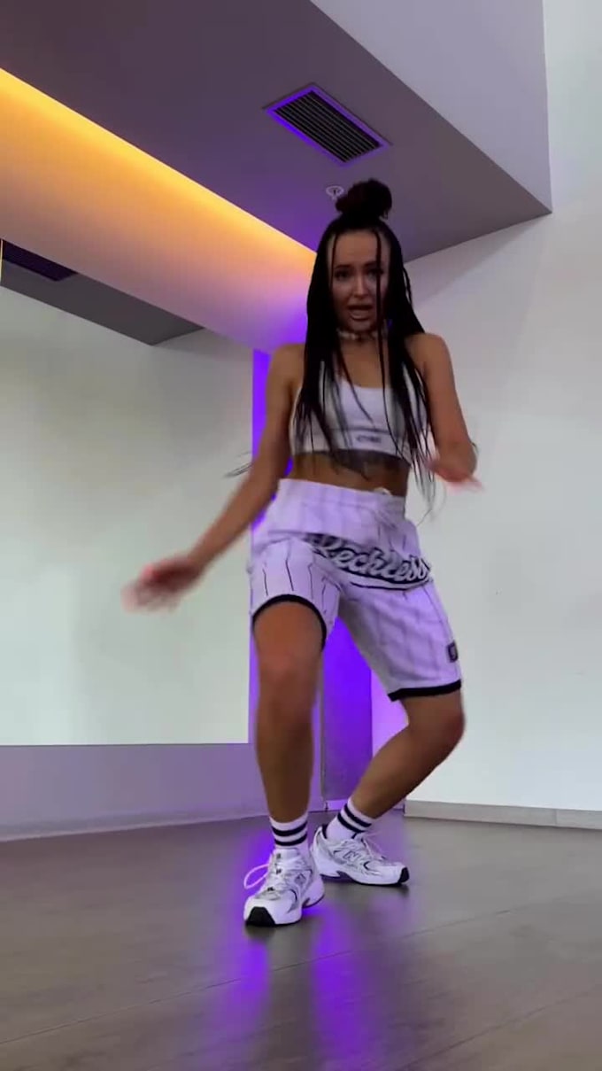 do tik tok dance, shuffle dance, group dance, twerk dance, afro dance