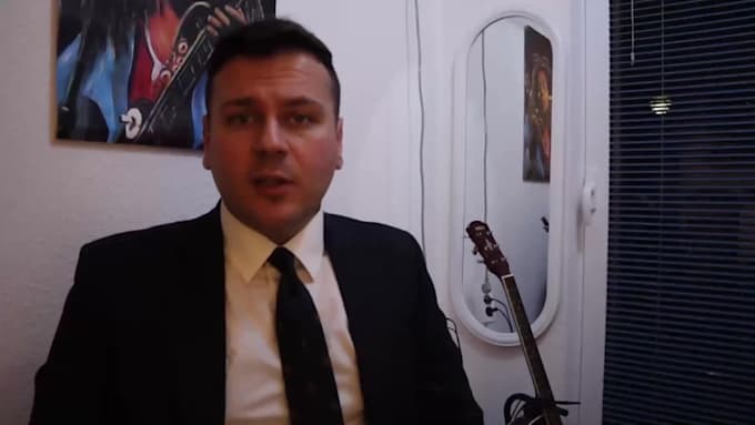 provide singing lessons and vocal coaching done by a professional tenor