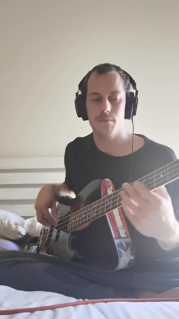record bass guitar for your songs