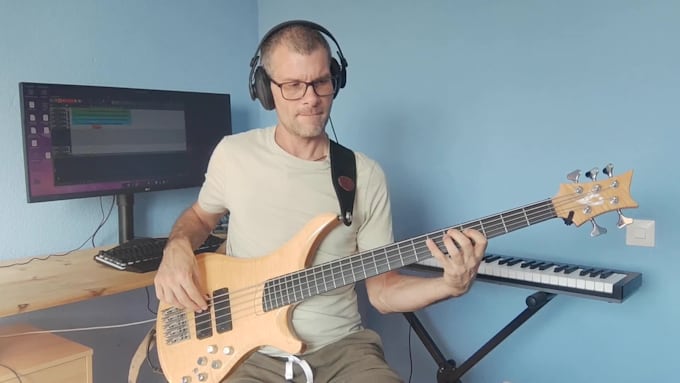 record bass on your music