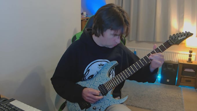 give guitar lessons online, skype, zoom etc