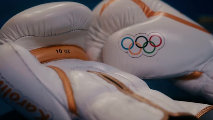 design and manufacturing custom boxing gloves
