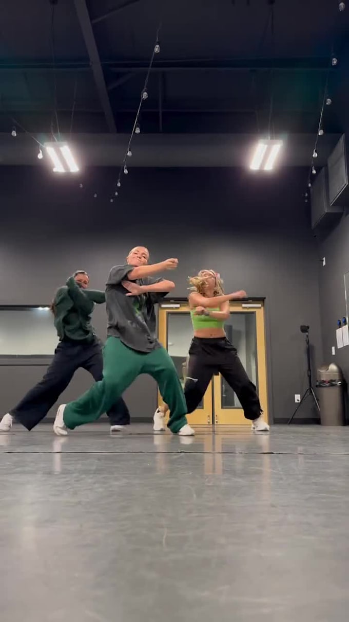 do twerk dance, group dance, afro dance ,to your songs